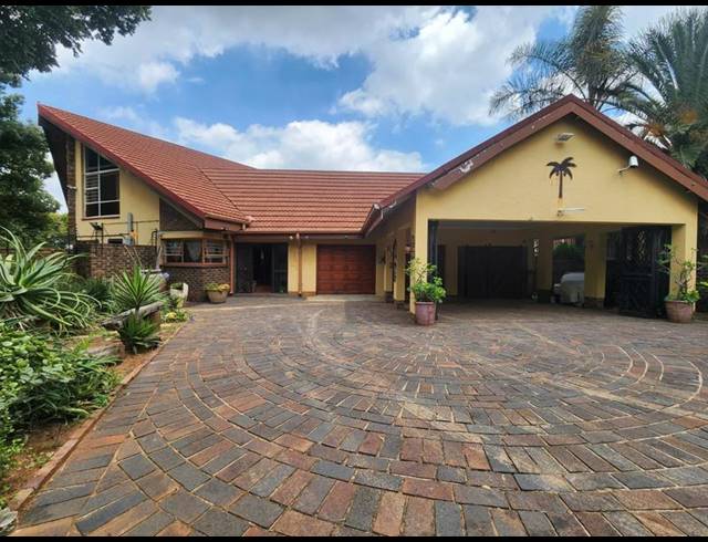 3 BEDROOM HOUSE FOR SALE IN ALBEMARLE EXT 2